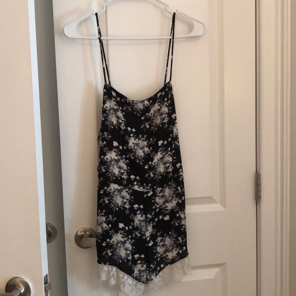 Super cute floral romper!